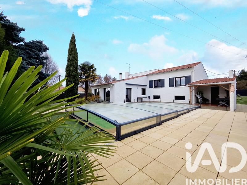 Maison - 176 m² - 6 pièces