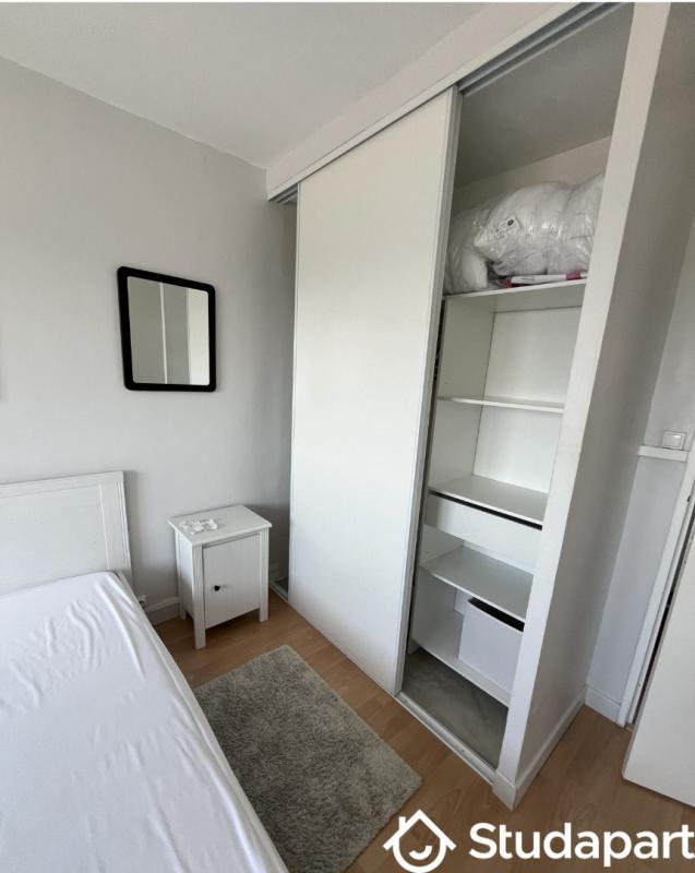 Chambre - 12 m² - 1 pièce