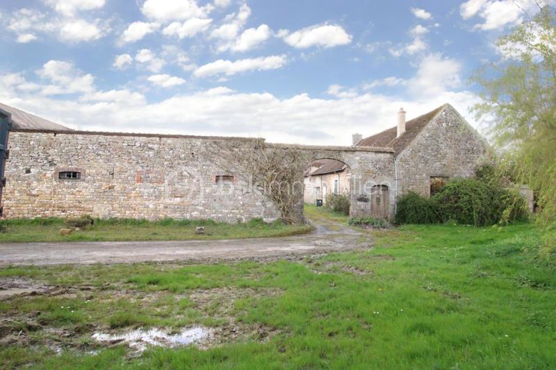 Ferme - 913 m² - 10 pièces