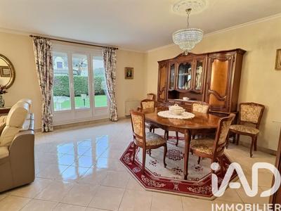 Maison - 122 m² - 6 pièces