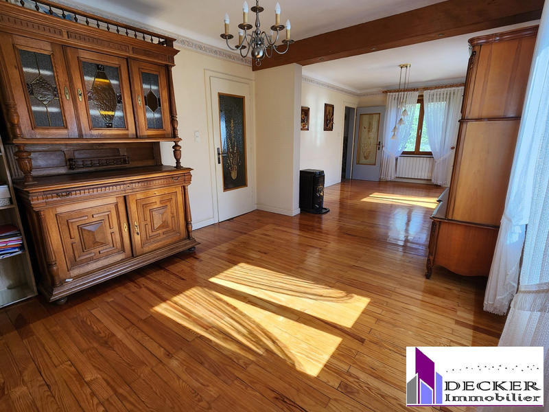 Maison - 239 m² - 10 pièces