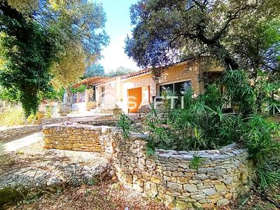 Maison - 95 m² - 5 pièces