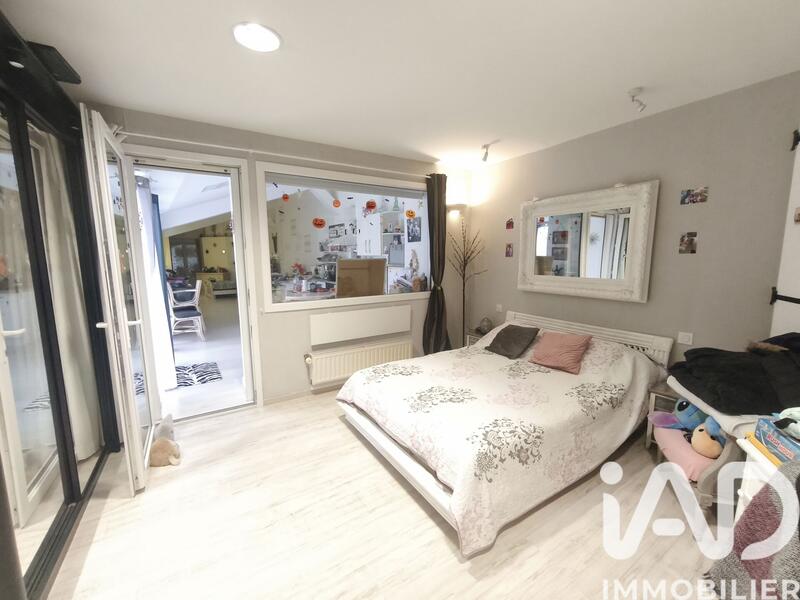 Maison - 250 m² - 8 pièces