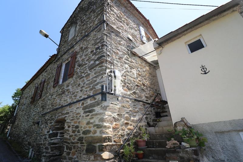 Maison de village - 80 m² - 5 pièces