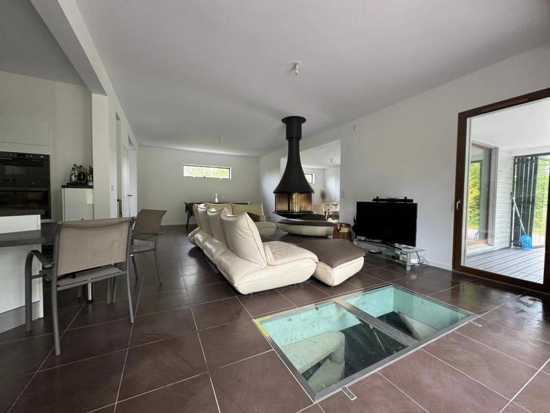 Maison - 210 m² - 7 pièces