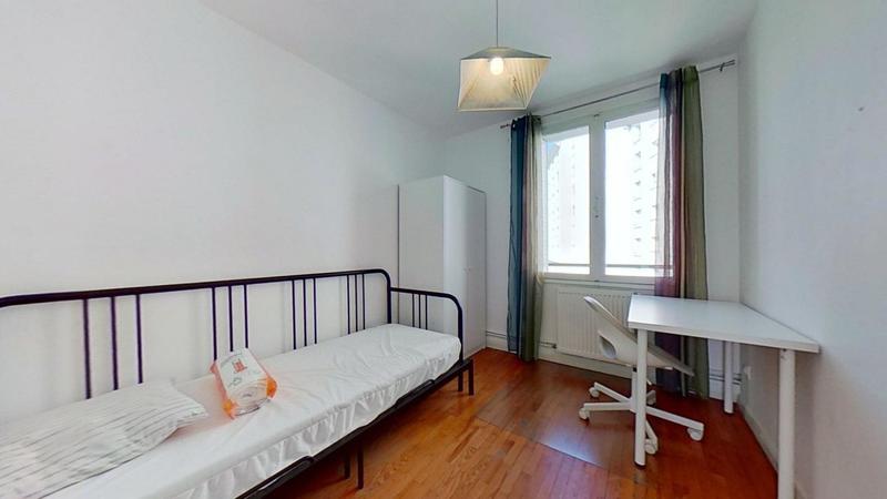 Appartement - 79 m² - 5 pièces