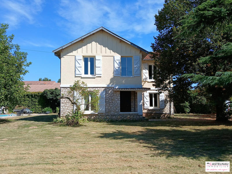 Maison traditionnelle - 182 m² - 6 pièces