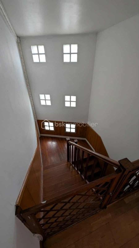 Immeuble - 106 m² - 8 pièces