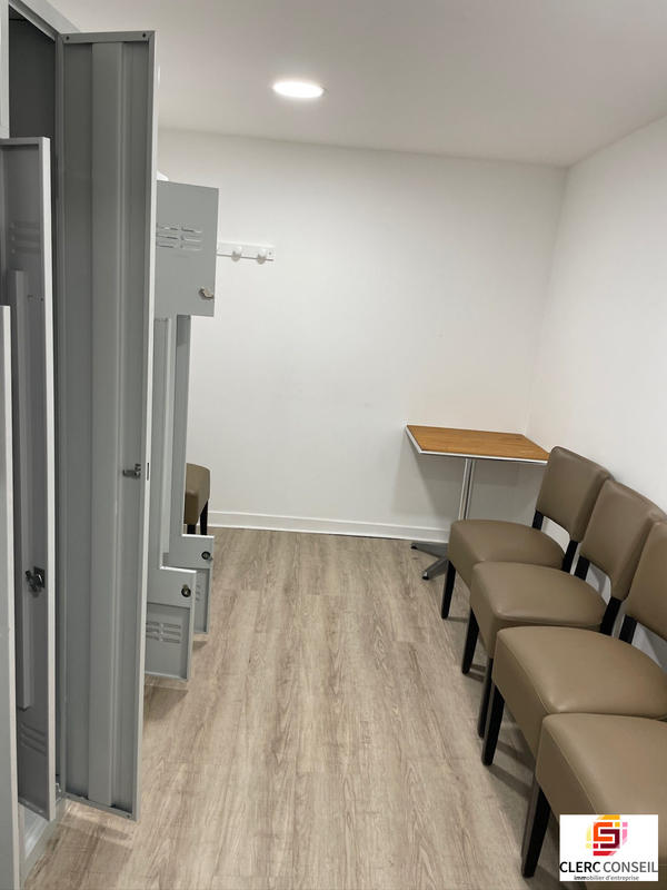 Local commercial - 326 m²