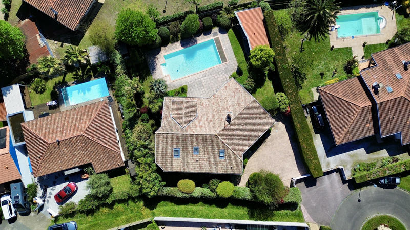 Maison - 230 m² - 5 pièces