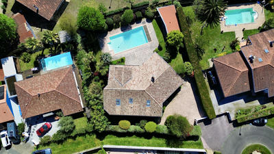 Maison - 230 m² - 5 pièces