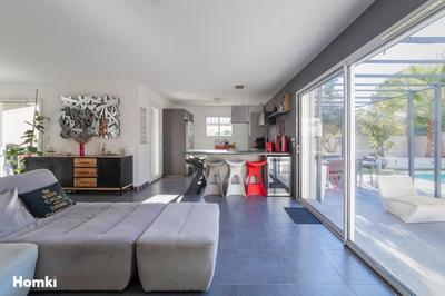 Maison - 137 m² - 6 pièces