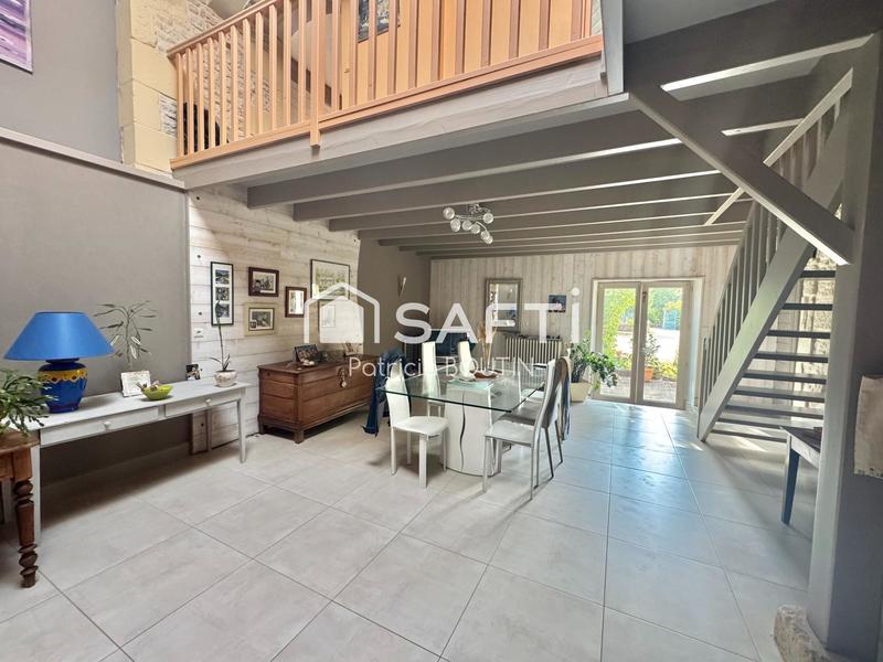 Maison - 265 m² - 8 pièces