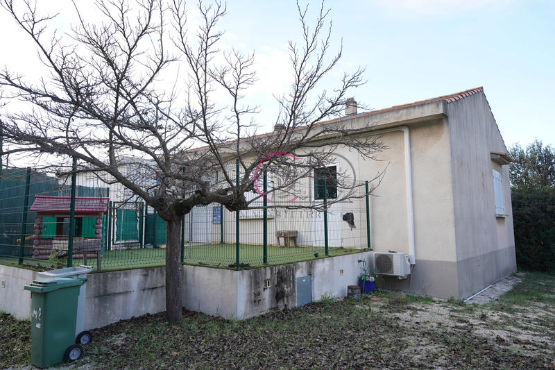 Local d'activités - 100 m²