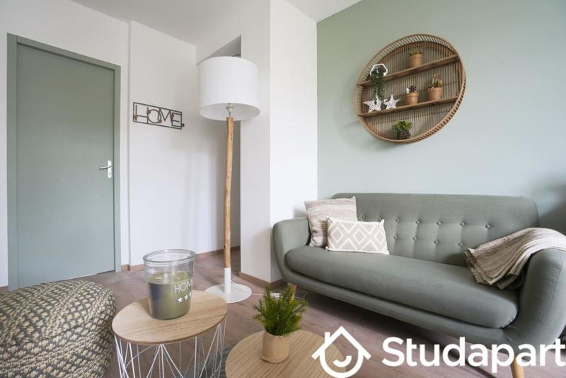 Chambre - 9 m² - 1 pièce