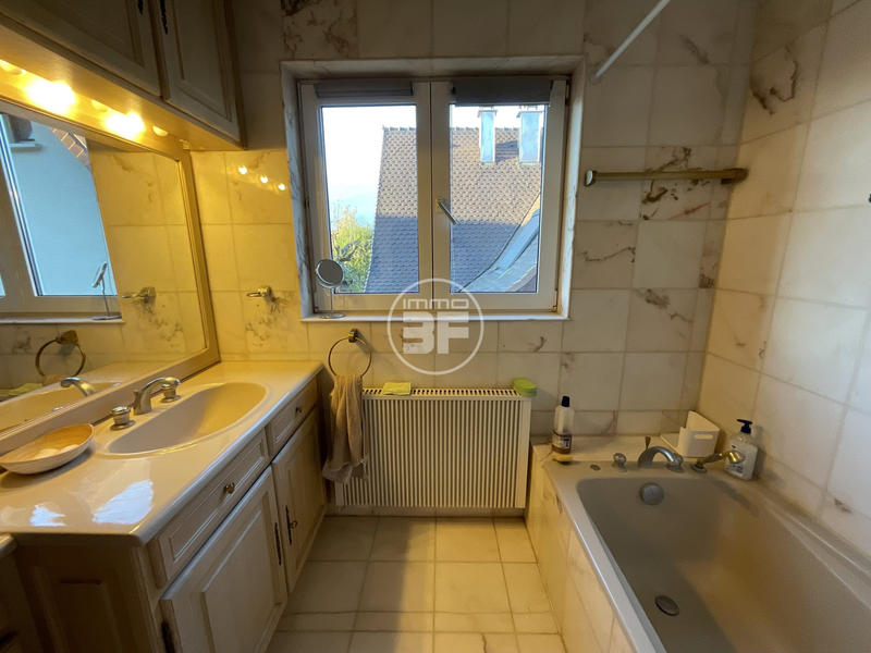 Appartement - 85 m² - 3 pièces