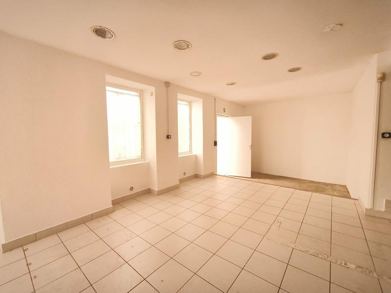 Immeuble - 80 m² - 2 pièces