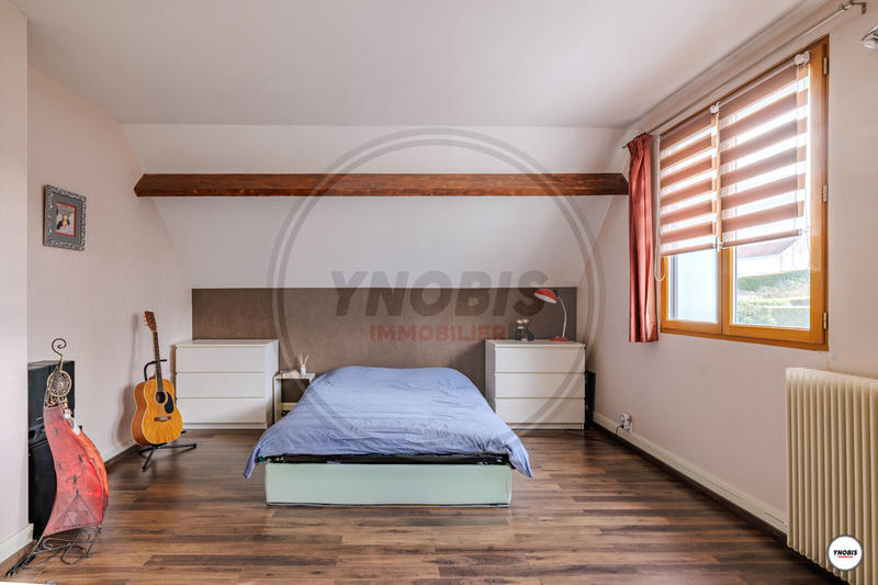 Maison - 202 m² - 7 pièces