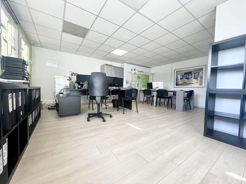 Bureau - 73 m² - 2 pièces