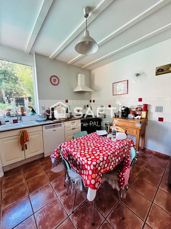 Maison - 230 m² - 5 pièces