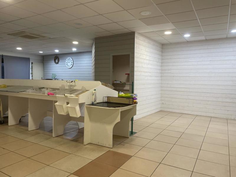 Local commercial - 118 m² - 3 pièces