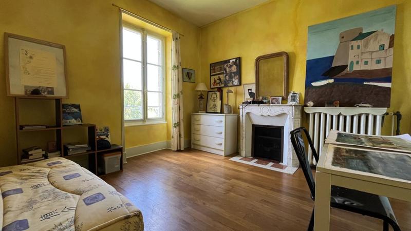 Maison - 205 m² - 8 pièces