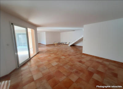 Maison traditionnelle - 194 m² - 6 pièces