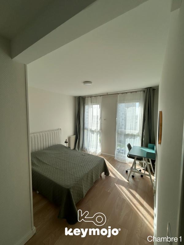 Chambre - 76 m² - 5 pièces