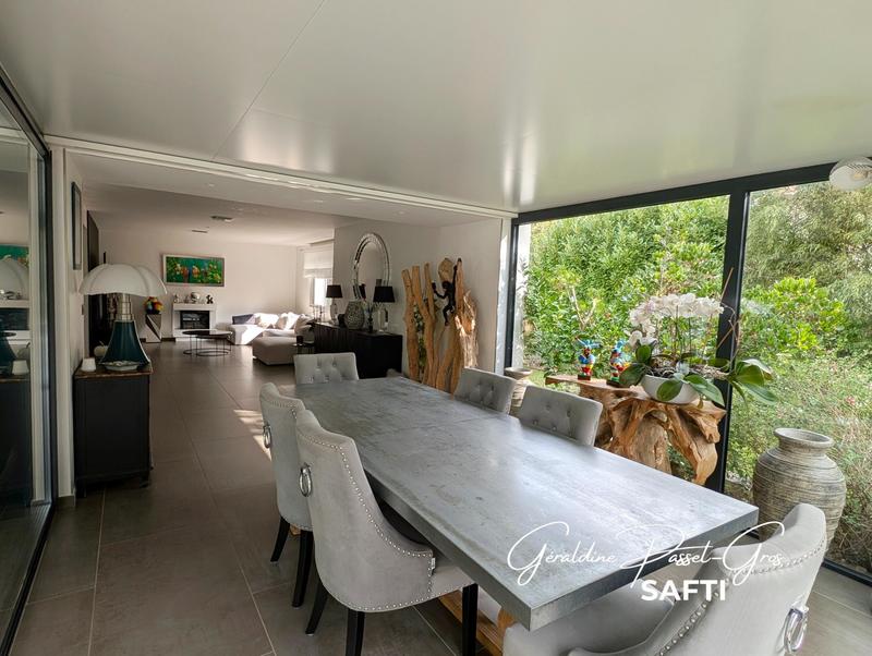 Maison - 200 m² - 6 pièces