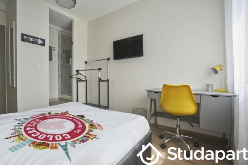 Chambre - 11 m² - 1 pièce