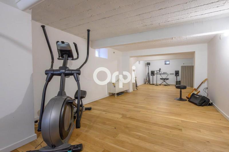 Maison - 313 m² - 9 pièces