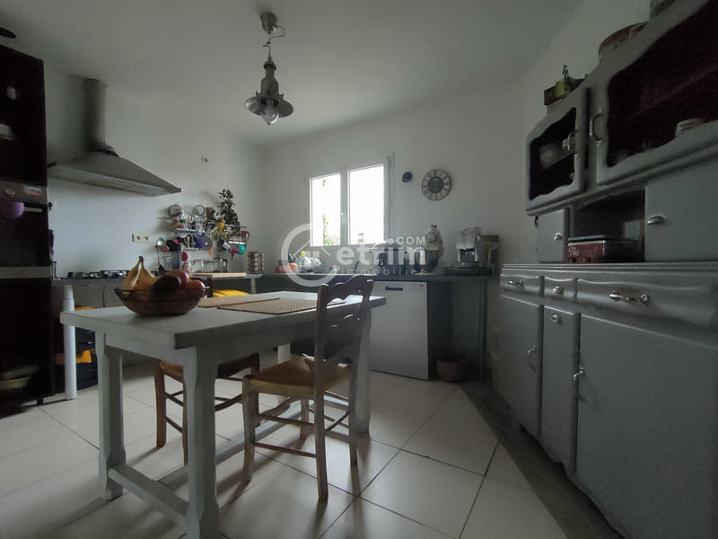 Maison - 218 m² - 7 pièces
