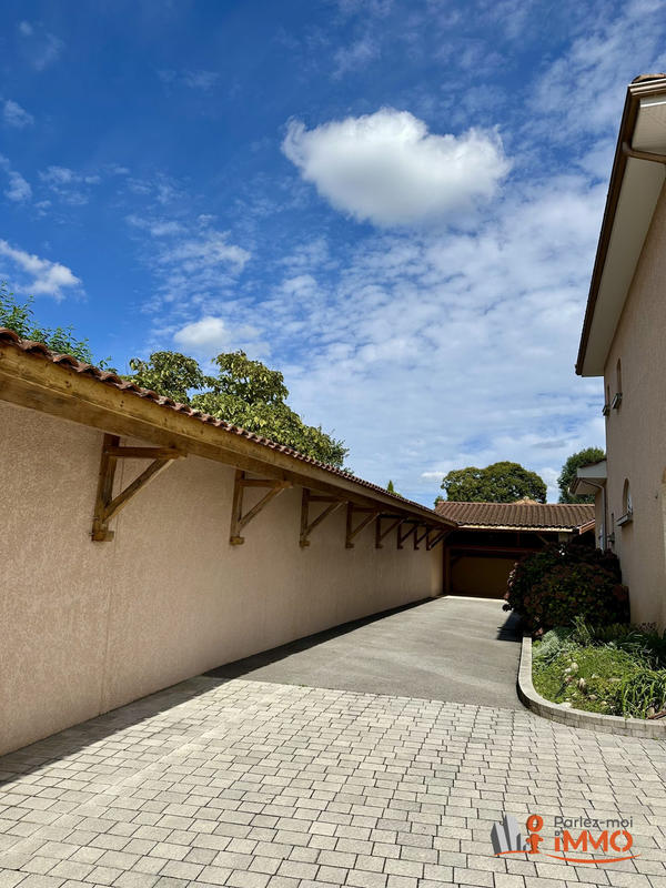 Maison - 180 m² - 6 pièces