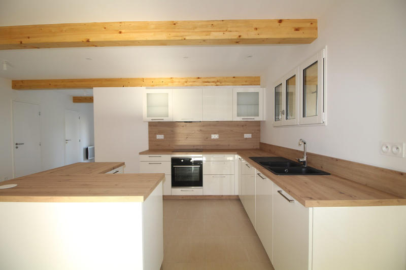 Maison - 201 m² - 5 pièces