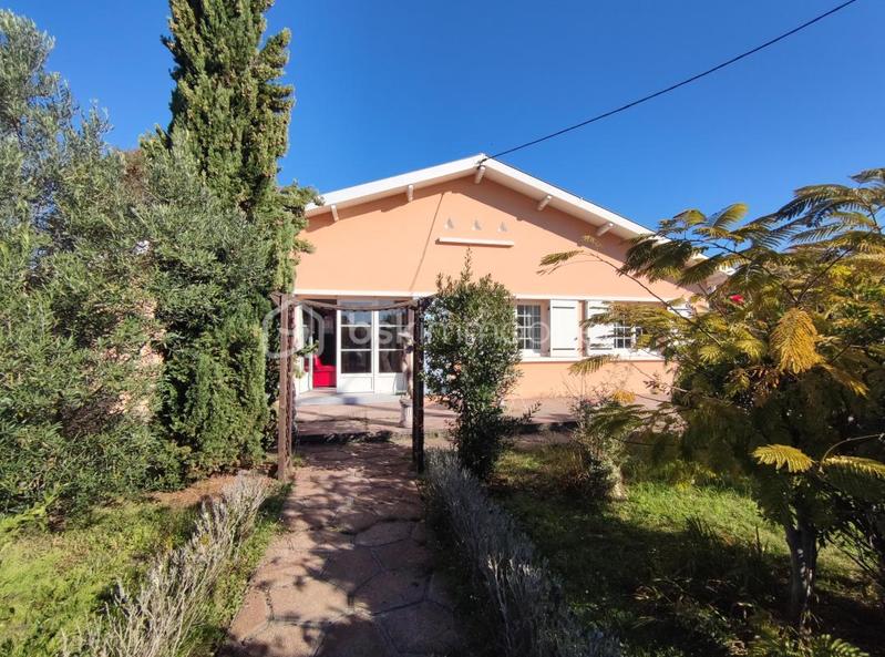 Maison traditionnelle - 106 m² - 4 pièces