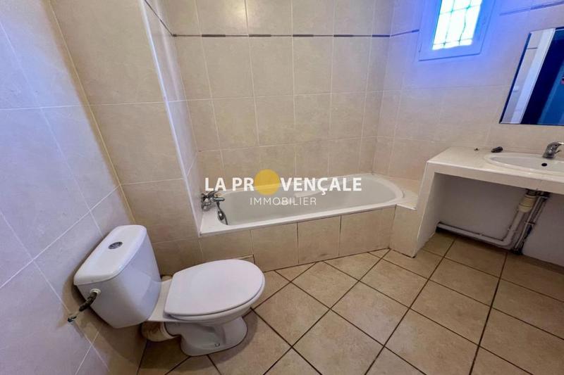 Maison traditionnelle - 92 m² - 4 pièces