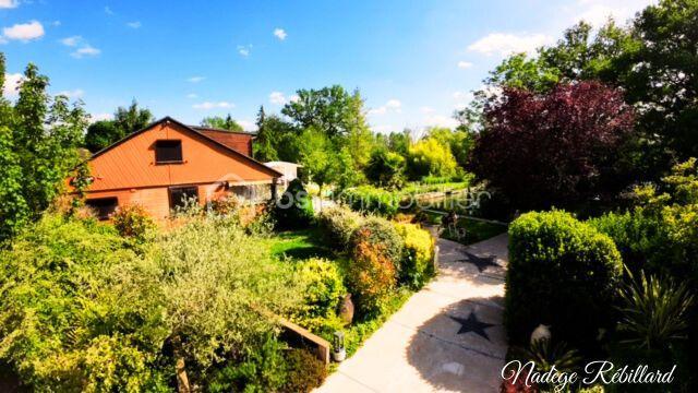 Propriété - 200 m² - 9 pièces