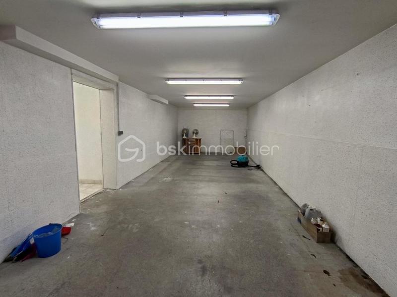 Local commercial - 161 m² - 6 pièces