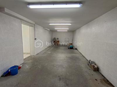 Local commercial - 161 m² - 6 pièces