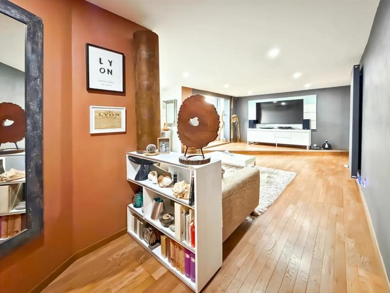 Maison - 230 m² - 6 pièces