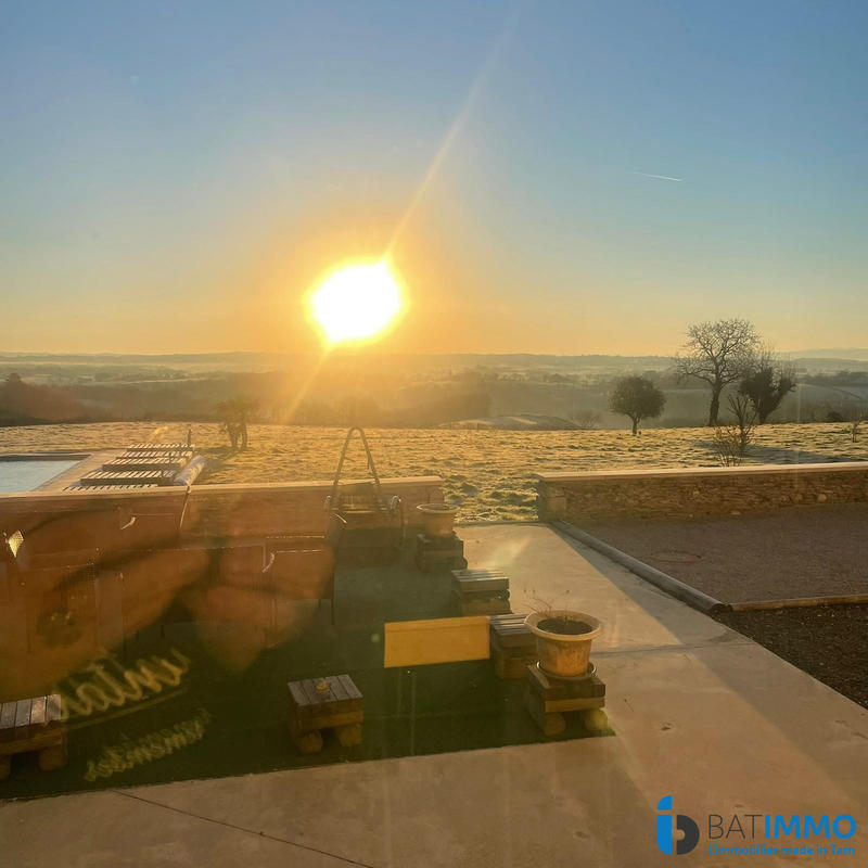 Maison - 820 m² - 18 pièces