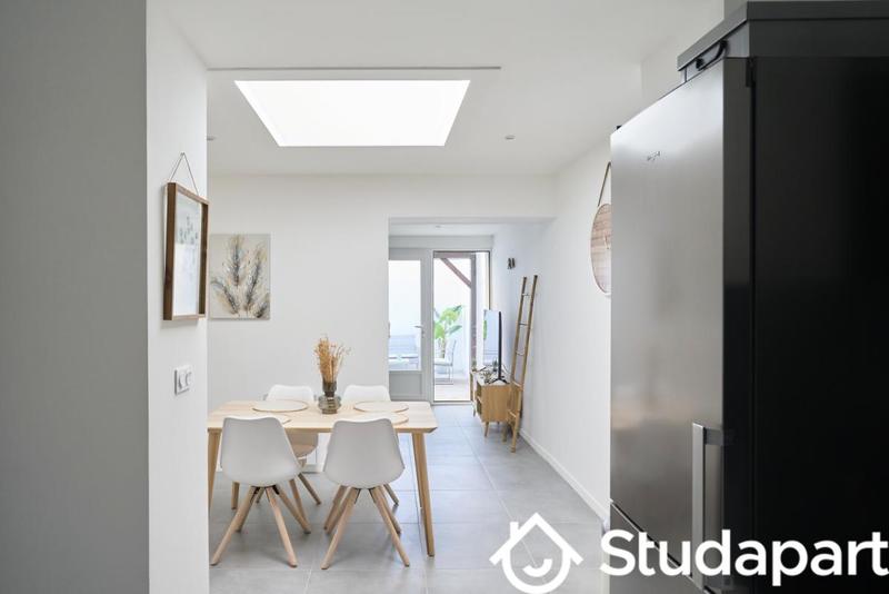 Chambre - 12 m² - 1 pièce