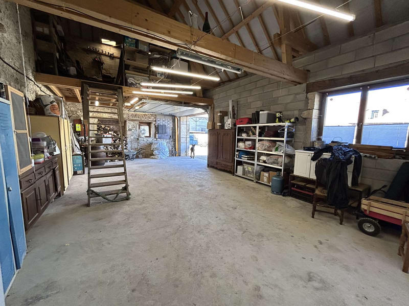 Maison - 220 m² - 10 pièces