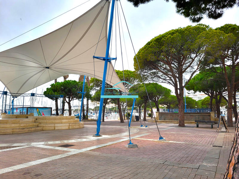 Fonds de commerce - Magasins - 142 m²