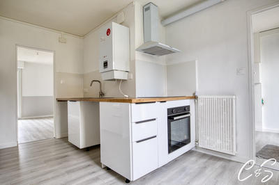 Maison - 84 m² - 4 pièces