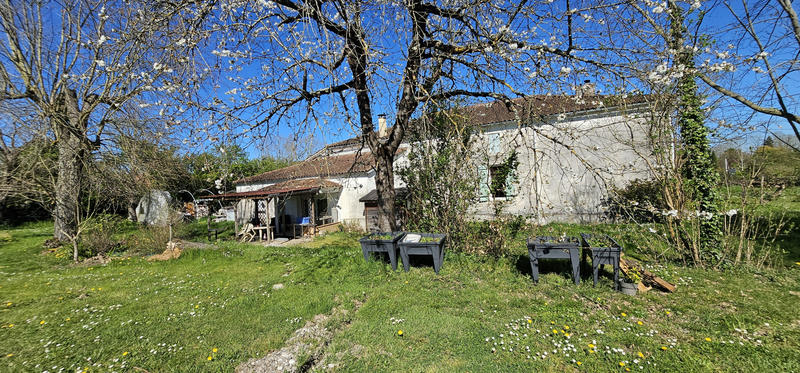 Maison - 240 m² - 8 pièces