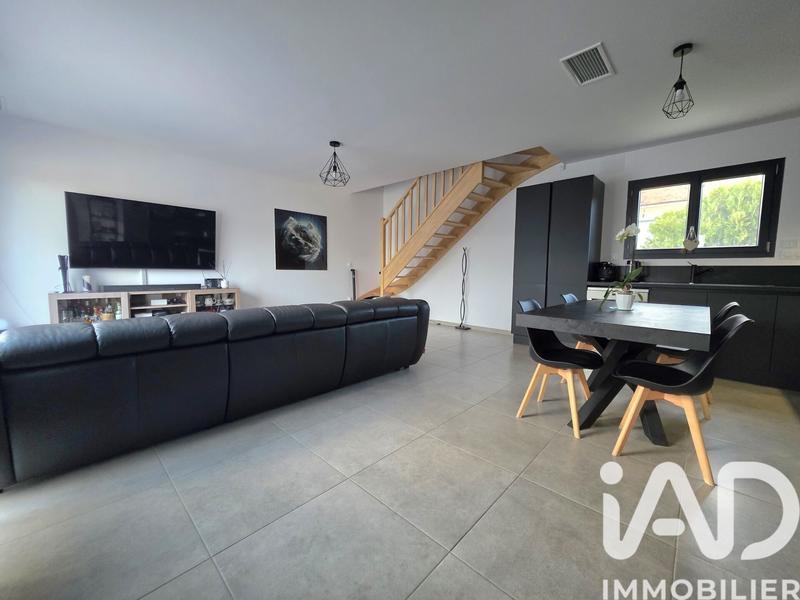 Maison - 92 m² - 5 pièces