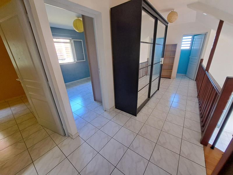 Maison - 95 m² - 5 pièces