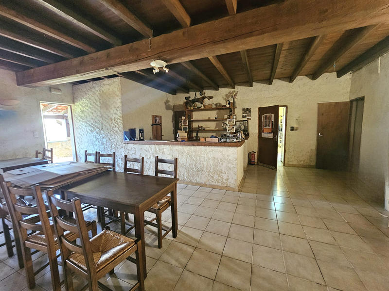 Maison - 400 m² - 18 pièces