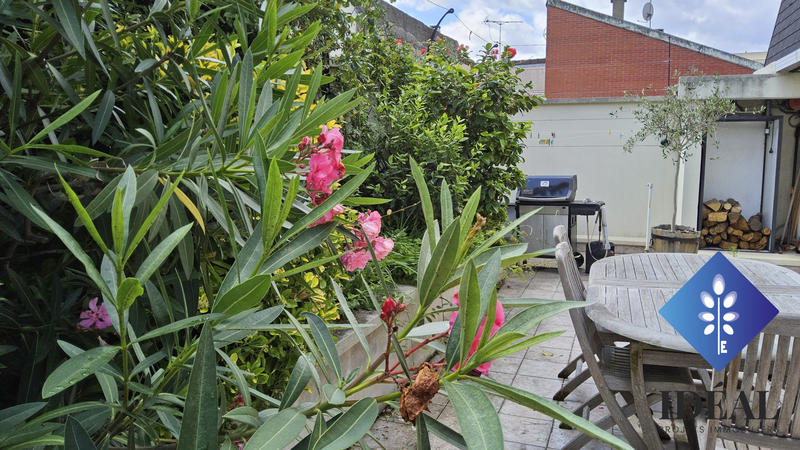 Maison - 210 m² - 6 pièces